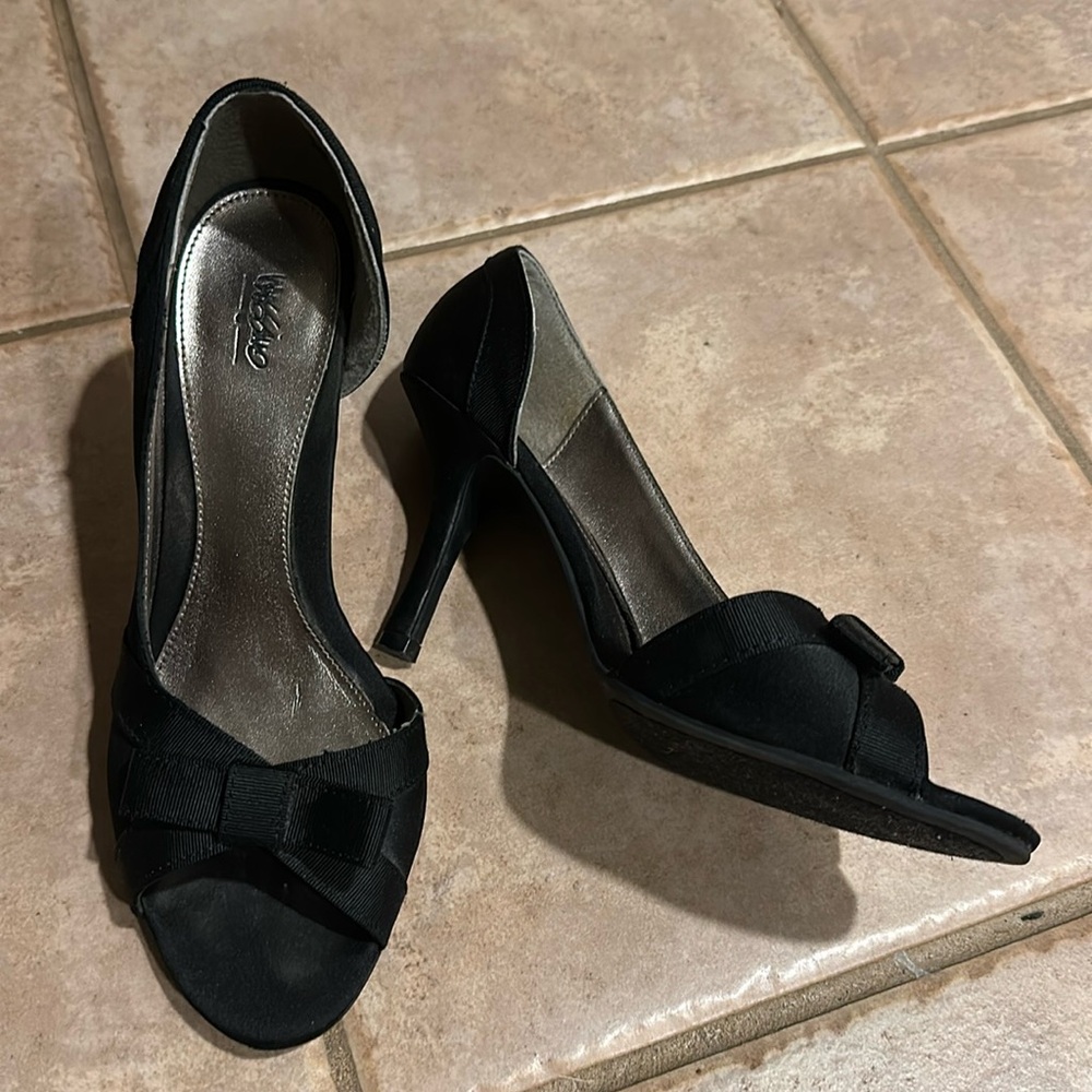Mossimo Black Satin Bow Peep Toe Pumps